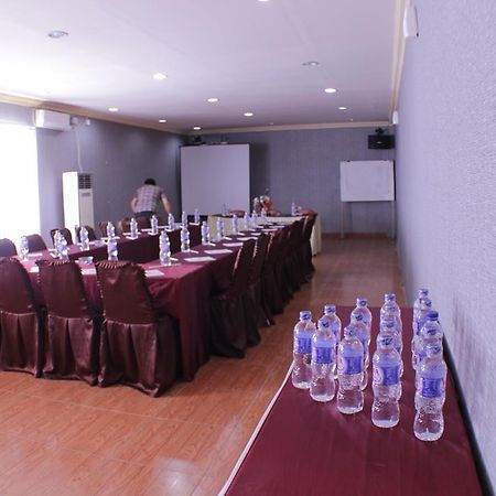Grand Duta Hotel Palu Exterior foto