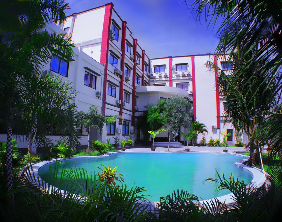Grand Duta Hotel Palu Exterior foto